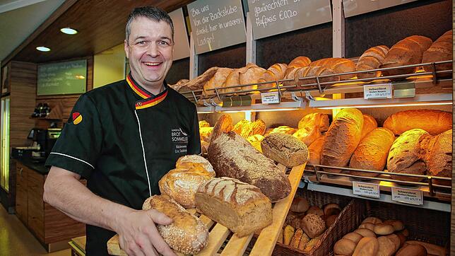 Eric Stadelhofer aus Singen ist nicht nur langjähriger Bäcker und Bäckermeister, sondern auch Brotsommelier. Bilder: Sabine Tesche (3), ...