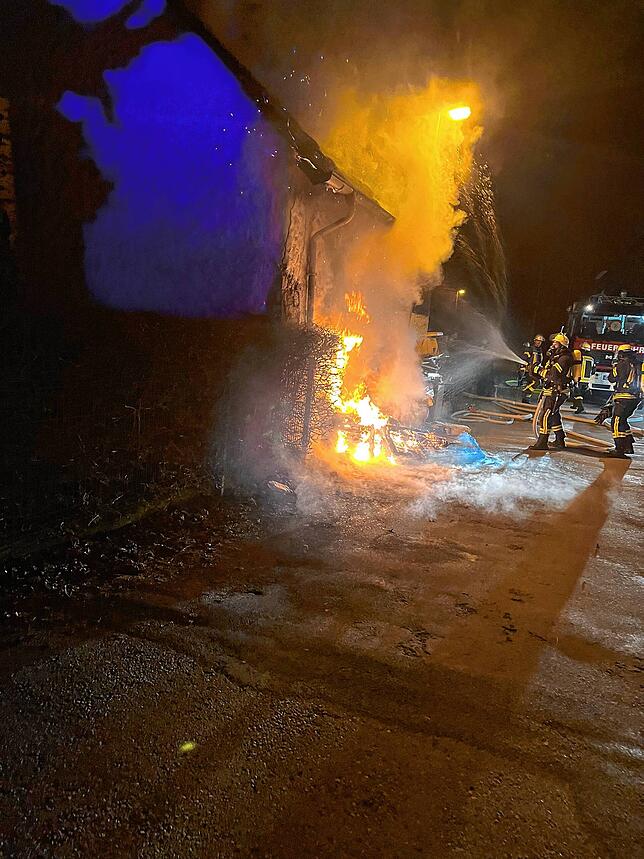 Bei allen drei Bränden ist die Feuerwehr schnell vor Ort.