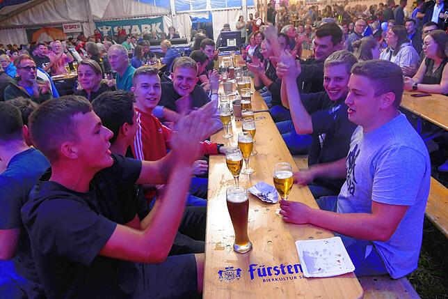 Bild 8: Bergfest in Fürstenberg: So schön ist der erste Tag