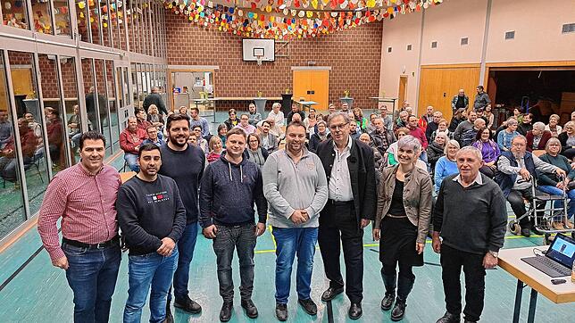 Der Ortschaftsrat mit dem Referenten (von links): Nico Merkt (Ortsvorsteher), David Rosati, Tobias Brütsch, Marius Sailer, Josef ...