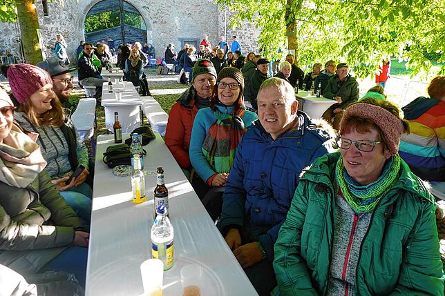 Bild 8: Bilder der Feuerwehrkapelle mit ihrem neuen Format &bdquo;The Show Must Go On&ldquo;