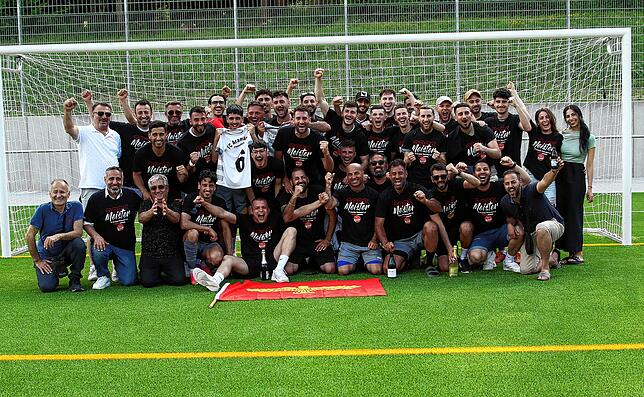Bild 27: Linzgauer Titelparty! So bejubelt der FC Aramäer Pfullendorf die Meisterschaft