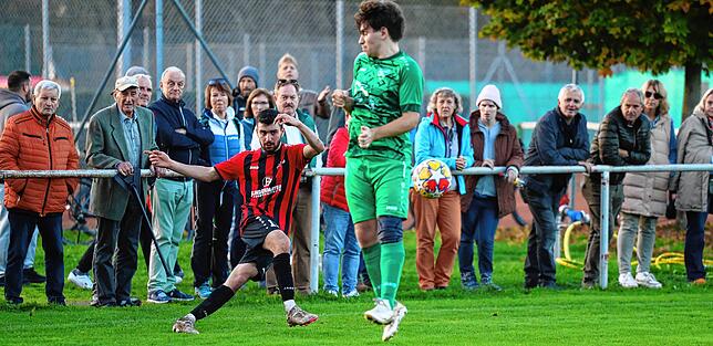 Bild 14: Unsere Bildergalerie von Bezirksligaspiel zwischen dem FC Bodman-Ludwigshafen und dem TSV Aach-Linz