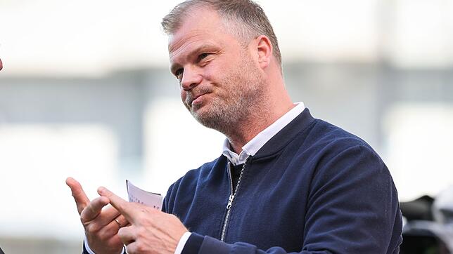 Ist auf dem Transfermarkt fündig geworden: Stuttgarts Sportvorstand Fabian Wohlgemuth. (Archvibild)