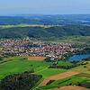 Steißlingen liegt idyllisch im Hegau – hier ein Archivbild. Doch auch in einem so beschaulichen Ort kann es zu Diebstählen mit großer ...