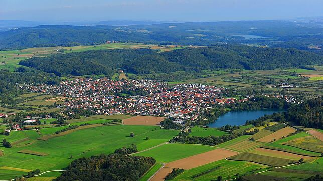 Steißlingen liegt idyllisch im Hegau – hier ein Archivbild. Doch auch in einem so beschaulichen Ort kann es zu Diebstählen mit großer ...