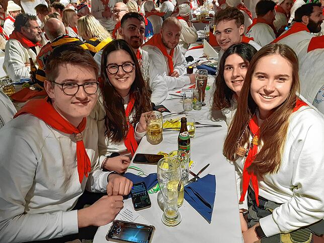 Bild 12: Diese Tradition hat Bestand: Bilder vom Heringsessen in Waldshut