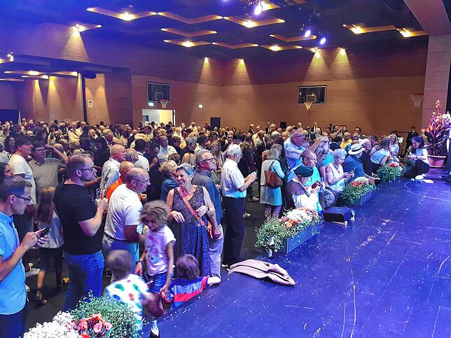 Bild 10: OB-Wahl: Das sind die Bilder der Wahlparty in der Stadthalle