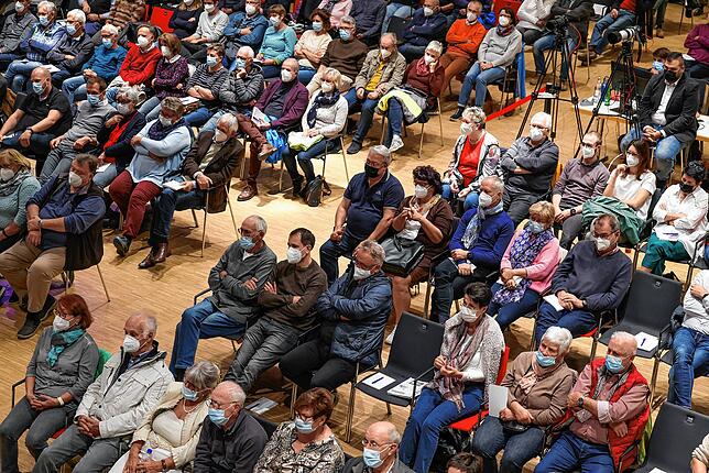 Rund 400 Zuschauer informierten sich am Dienstag in der SÜDKURIER-Wahlarena.