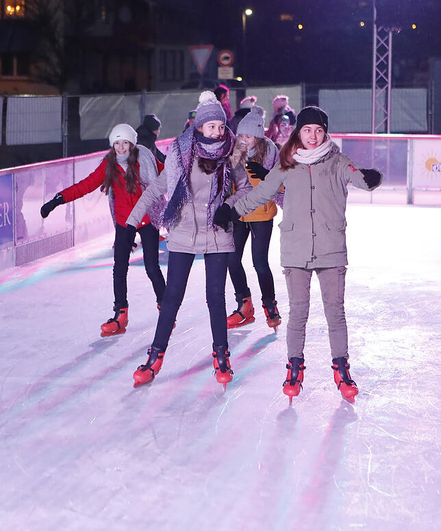 Bild 2: Alle Bilder zum Start der Blumberger Eisbahn