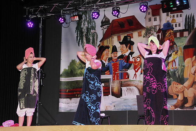 Bild 12: Bilder vom Dorfabend der Narrenzunft Buronia