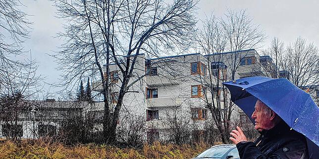 Gebauer auf der Jungerhalde. Die Hochhäuser gegenüber hält er für Bausünden.