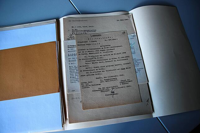 Auch die Sterbeurkunde von Ewald Jauch findet sich in seiner Personalakte.