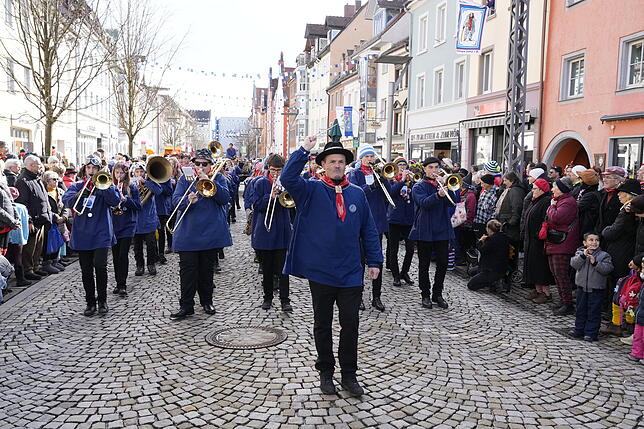 Bild 30: Die besten Bilder vom Schmutzigen Donnerstag in Donaueschingen: Kinderumzug begeistert!
