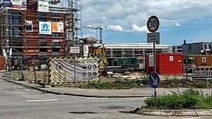 Tempo-30 wegen Baustellenverkehr: Auf der Schneckenburgstraße im Stadtteil Petershausen wurde das Geschwindigkeitslimit herabgesetzt.
