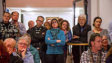 Fast 200 Besucher drängten sich beim Informationsabend der Bürgerinitiative "Nein zur Nordtrasse", einer geplanten Neutrassierung der ...