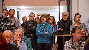 Fast 200 Besucher drängten sich beim Informationsabend der Bürgerinitiative "Nein zur Nordtrasse", einer geplanten Neutrassierung der ...