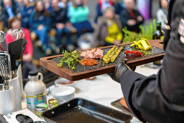 Der Grillpark ist beliebt auf der Frühjahrs-Verbrauchermesse IBO, wo es auch Grill-Wettbewerbe gibt. Doch es muss nicht immer Fleisch ...