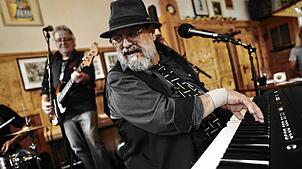 Das Herz der Band Take the 55: Andy Boller am Piano. Bild: Andy Boller/Take the 55
