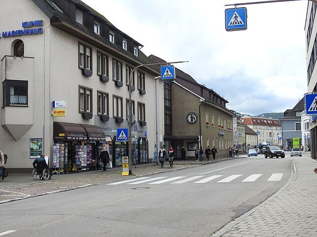 Gravierende Veränderungen soll es nach Guhls Vorstellung im Bahnhofs-Umfeld geben – unter anderem wenn das Marienhaus auf den ...