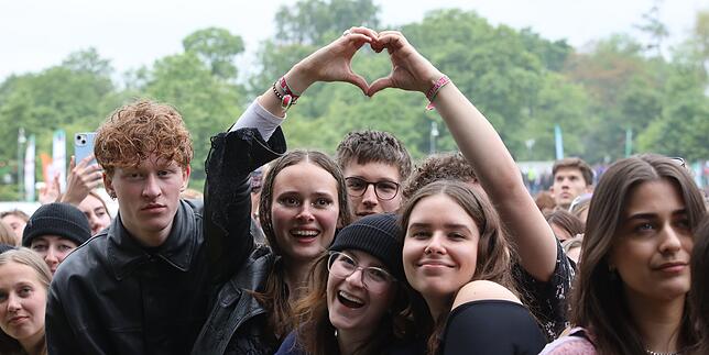 Diese gut gelaunte Gruppe lief unserem Fotografen im Bodenseestadion vor die Linse.