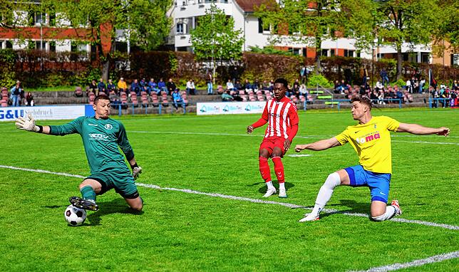Bild 7: Unsere Bildergalerie vom Verbandsliga-Derby zwischen dem SC Konstanz-Wollmatingen und dem FC Singen
