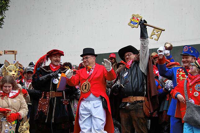 Bild 26: Fasnacht in Rielasingen: Schmotziger Fasnachtstag in bunten Bildern erleben