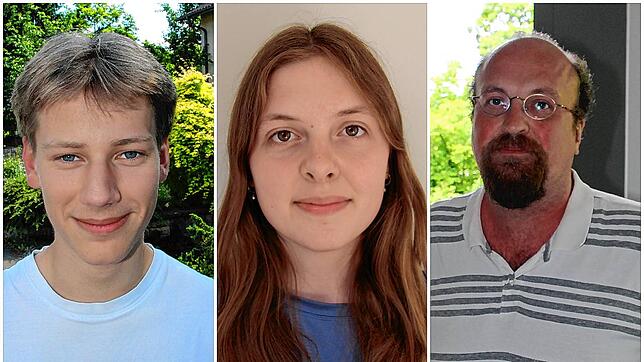 Moritz Rudolph (links) und Maria Berger (Mitte) dürfen dieses Jahr erstmals Wählen. Am Hegau-Gymnasium werden sie von Lehrer Till Seiler ...