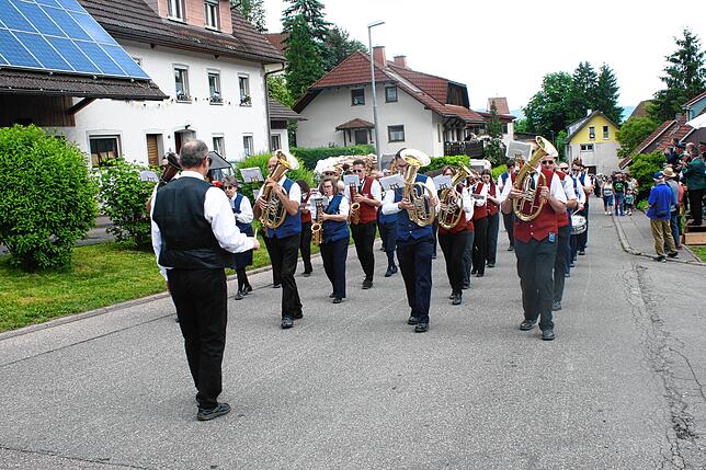 Bild 44: Gute Laune beim Bezirksmusikfest in Lausheim