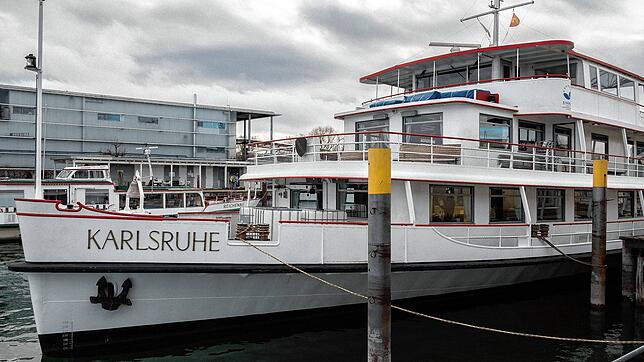 Das MS &bdquo;Karlsruhe&ldquo;, hier auf einem Archivbild während eines Umbaus, war am Wochenende Ziel eines Einbrechers am Konstanzer ...