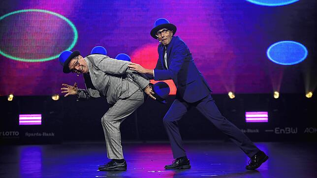 Bild 17: Spektakuläre Auftritte &ndash; Fotos der sportlichen Akteure bei der Turngala in der Schänzlehalle