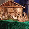 Die frohe Botschaft von Weihnachten zeigt auch die Krippe in der Blumberger Pfarrkirche St. Andreas, die Pfarrer Karlheinz Brandl und ...