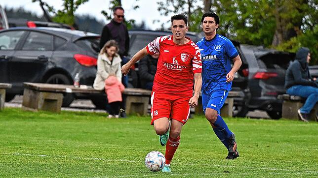 Bild 4: FC Schlüchttal besiegt den TuS Efringen-Kirchen mit 4:2 – und wir haben Bilder!