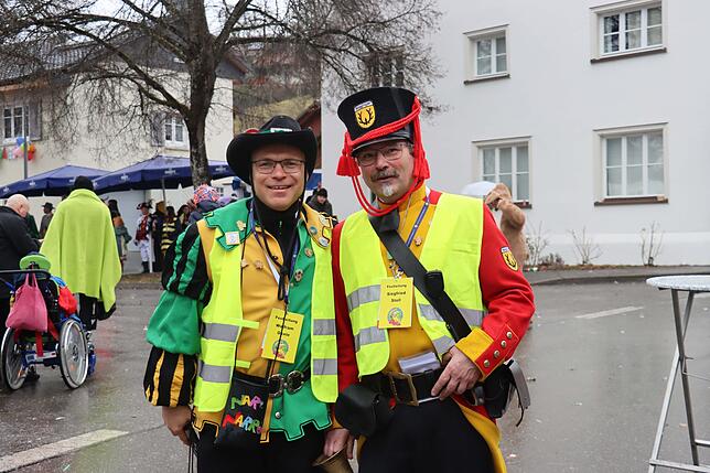 Bild 18: Großer Festumzug in Möggingen: Tausende besuchen das Seenarrentreffen trotz Regen!