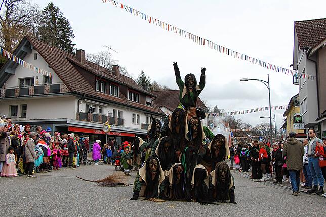 Bild 16: Tierisch was los beim Umzug am Fasnetsmendig: Teil 2