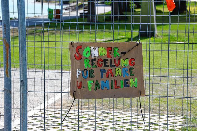 Sonderregelungen für Paare und Familien sind derzeit nicht in Sicht.