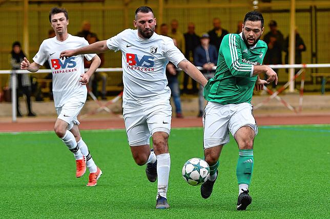 Bild 30: FC Erzingen gewinnt das Spitzenspiel mit 5:3 beim FC Zell &ndash; und wir haben Bilder!