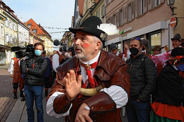Bild 7: Bilder von der Kriegsratsszene und der Übernahme der niederen Gerichtsbarkeit in Stockach