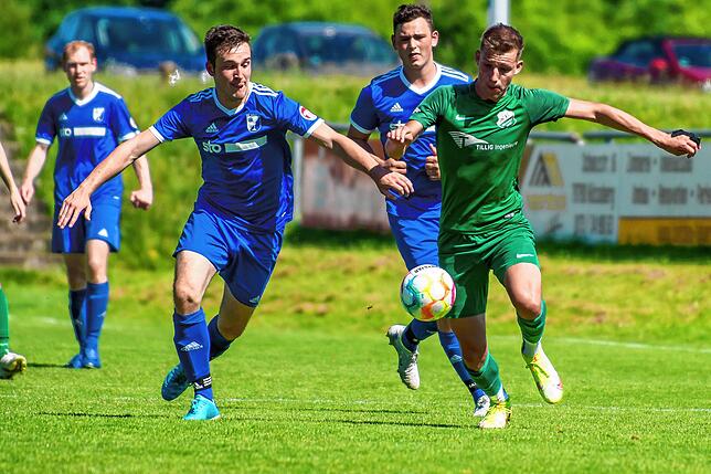 Bild 22: FC Weizen rettet sich durch das 2:1 beim SV Rheintal vor dem Direktabstieg &ndash; und wir haben Bilder!