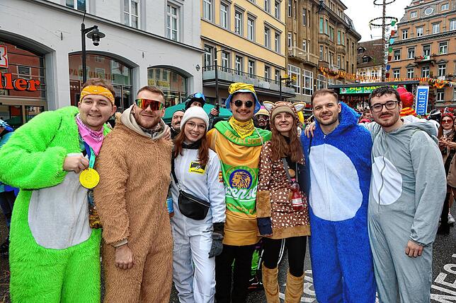 Bild 26: Die Konstanzer Fasnacht außer Rand und Band! Hästräger feiern auf der Marktstätte – die schönsten Bilder!
