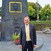 Franz Eduard Gruber vor dem Zeppelin-Denkmal in Friedrichshafen. „Es braucht Visionen, um voranzukommen“, sagt Gruber – ganz nach dem ...