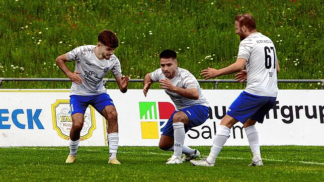 Der FC RW Salem jubelt! 6:1 besiegte der FC RW die SG Reichenau.