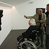 Künstler Erwin Rehmann mit Kunstmaler Willi Schoder und Christoph Rehmann (von links) im angeregten Gespräch.
