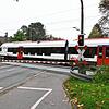 Der Bahnübergang in der Schaffhauser Straße in Singen auf einem Archivbild von 2022. Genau wie damals heißt es auch in diesem Jahr ...