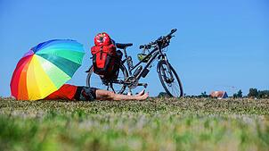 Sonne satt und Temperaturen bis 30 Grad: Nach vielen Regentagen kehrt das Sommerwetter zurück nach Baden-Württemberg.