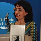 Die Landtagspräsidentin Muhterem Aras hält auf Einladung der VHS und der grünen Landtagsabgeordneten Dorothea Wehinger eine Brandrede ...