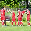 Jubel zum 4:2-Treffer gegen die SpVgg F.A.L. durch den Geisinger Maximilian Moser (rechts), zusammen mit Simon Federle.