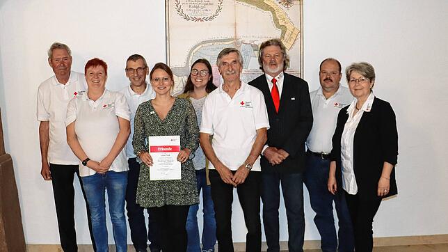 Der DRK-Vorstand (von links): Hermann Buhl, Sabrina Honsell, Bruno Sauter, Lena Frick, Anna Vogel, Dietmar Senger, Udo Pelkner, Bruno ...
