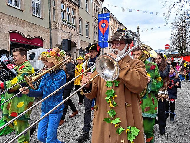 Bild 12: Großer Umzug am Fasnachtsmändig - Bilder