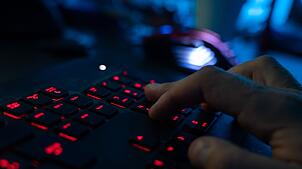 Die Behörden in Baden-Württemberg gehen gegen die Betrugsmasche Cybertrading Fraud vor. (Symbolbild)
